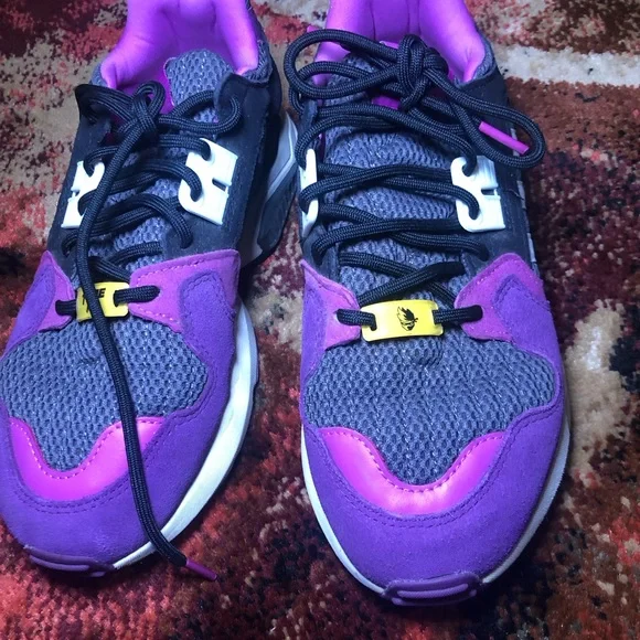 Adidas Sneakers in Purple and Black - Picture 3 of 9